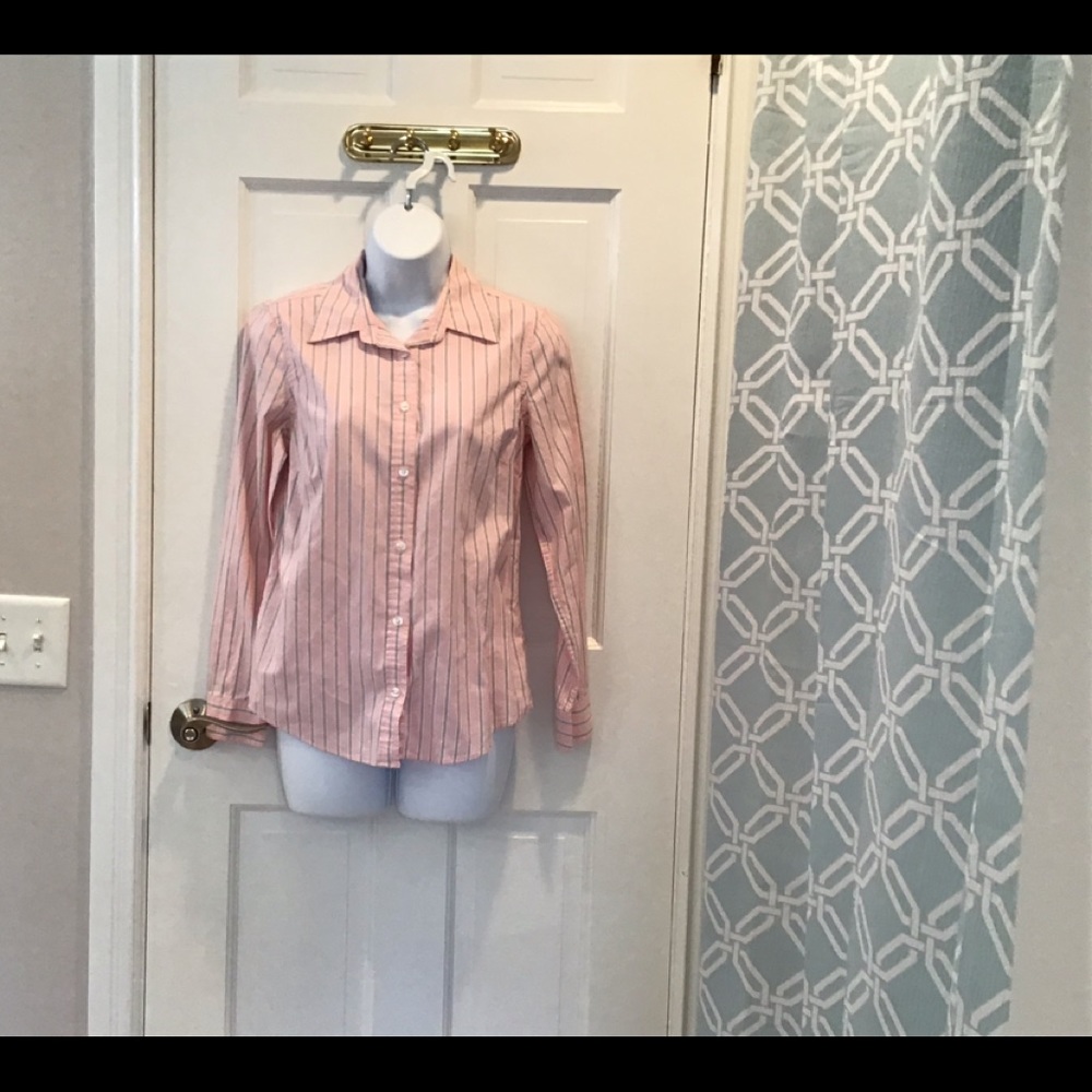 Women’s IZOD; Size S Pink button down stripped